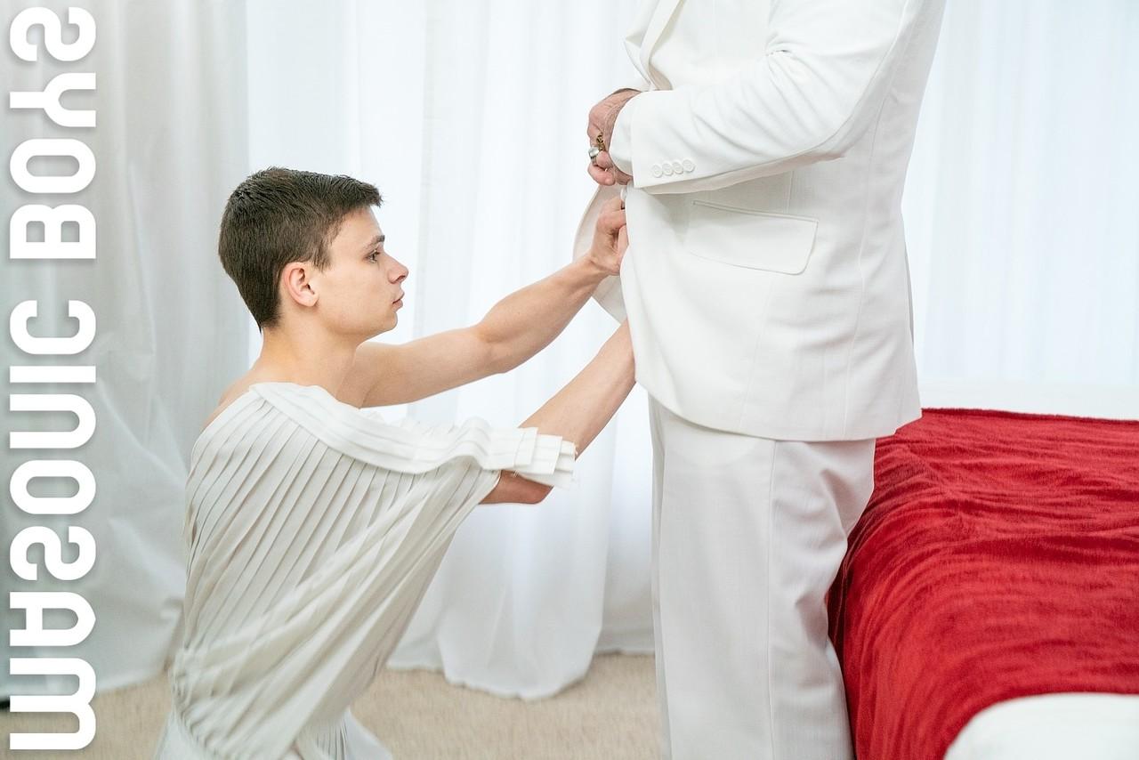 20P Twink Young getting his mouth and asshole fucked by gay Grandmaster Angus