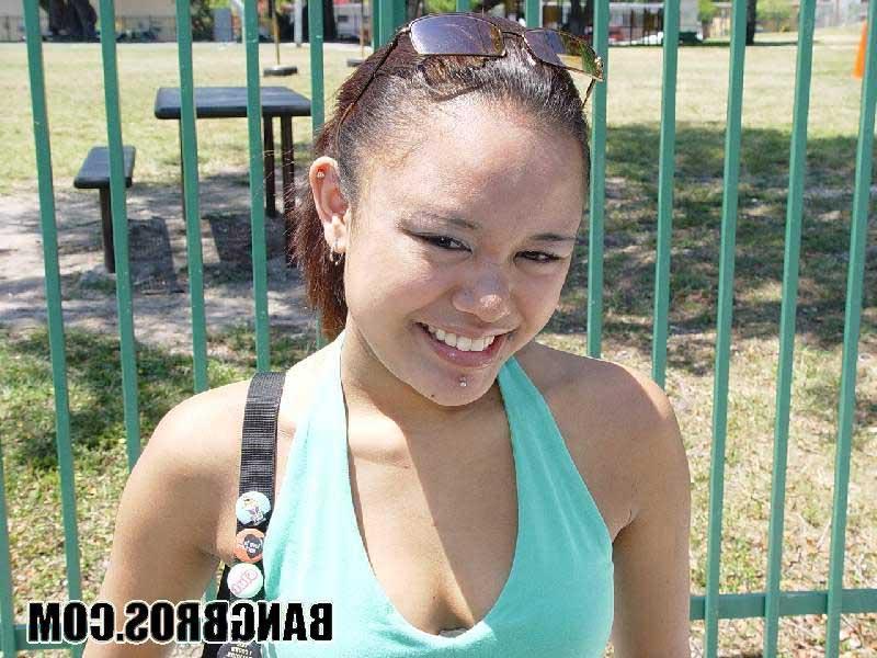 20P Latina newbie Kyra gets in a van and blows off a big dicked stranger