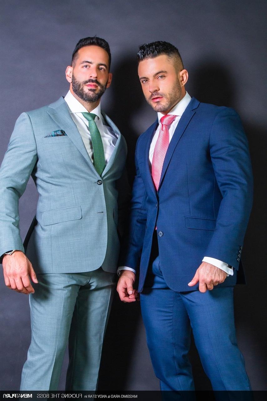 20P Los colegas gays Massimo Arad y Andy Star se chupan la polla y tienen sexo anal