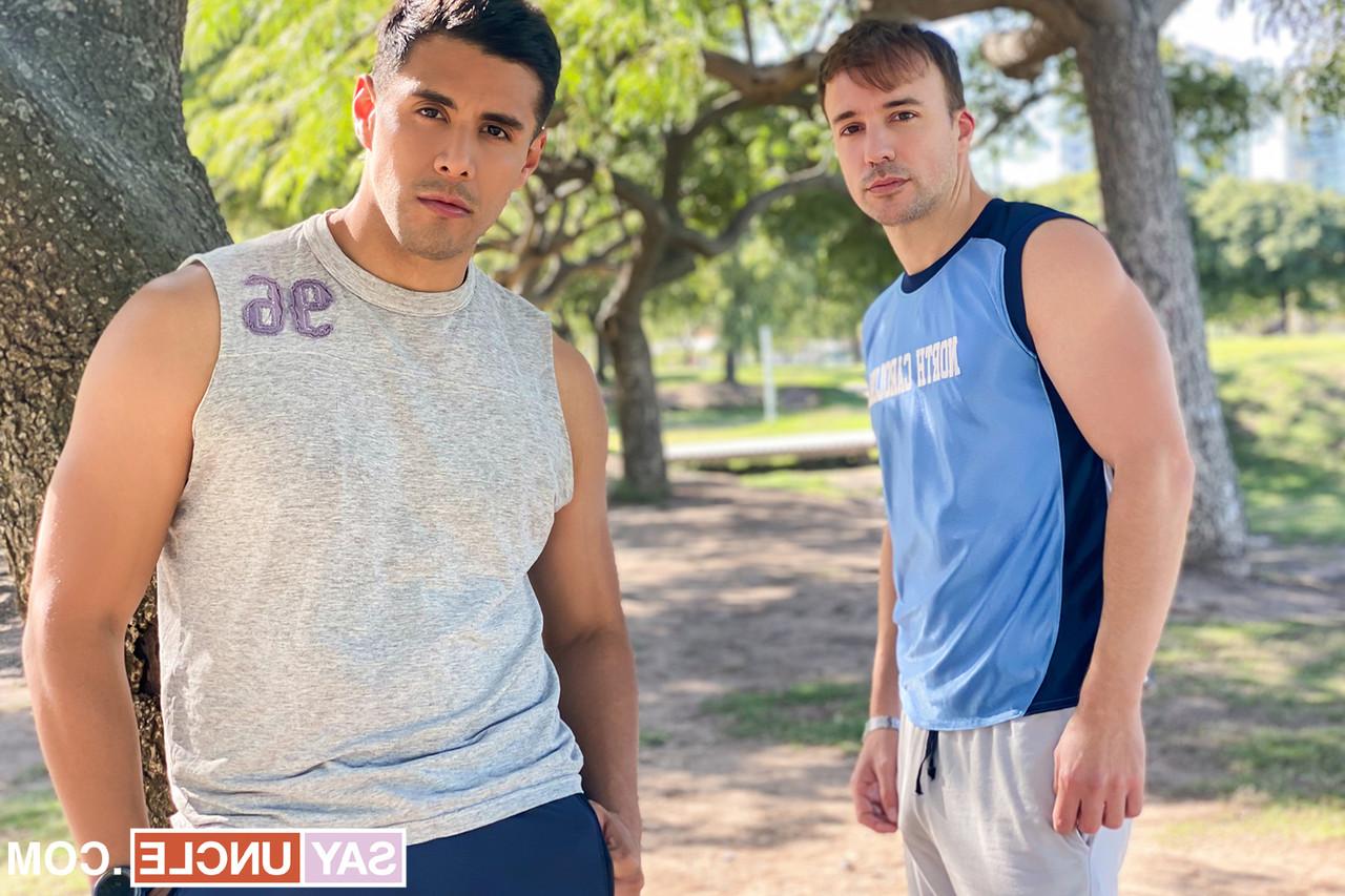 12P Gay hunks Francis & Jonas Matt give each other a blowjob & have anal sex