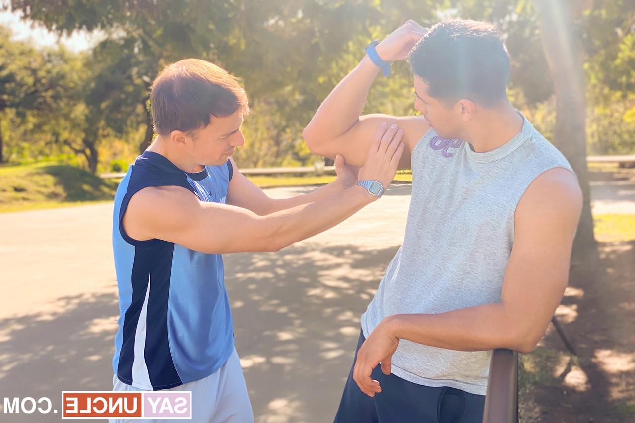 12P Gay hunks Francis & Jonas Matt give each other a blowjob & have anal sex