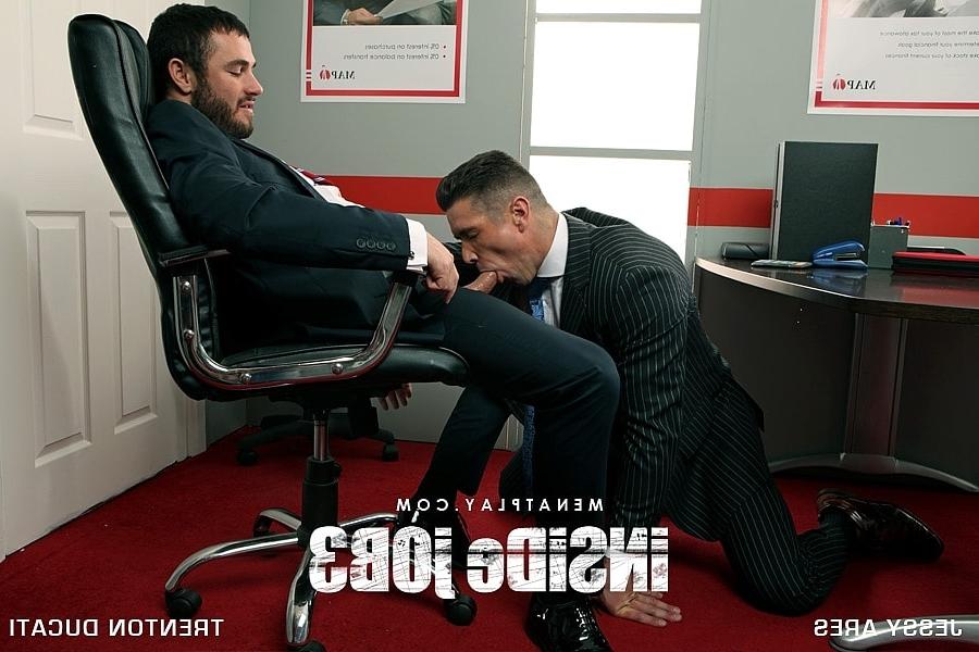 16P Os fisiculturistas gays travessos Jessy Ares e Trenton Ducati transam de terno no trabalho