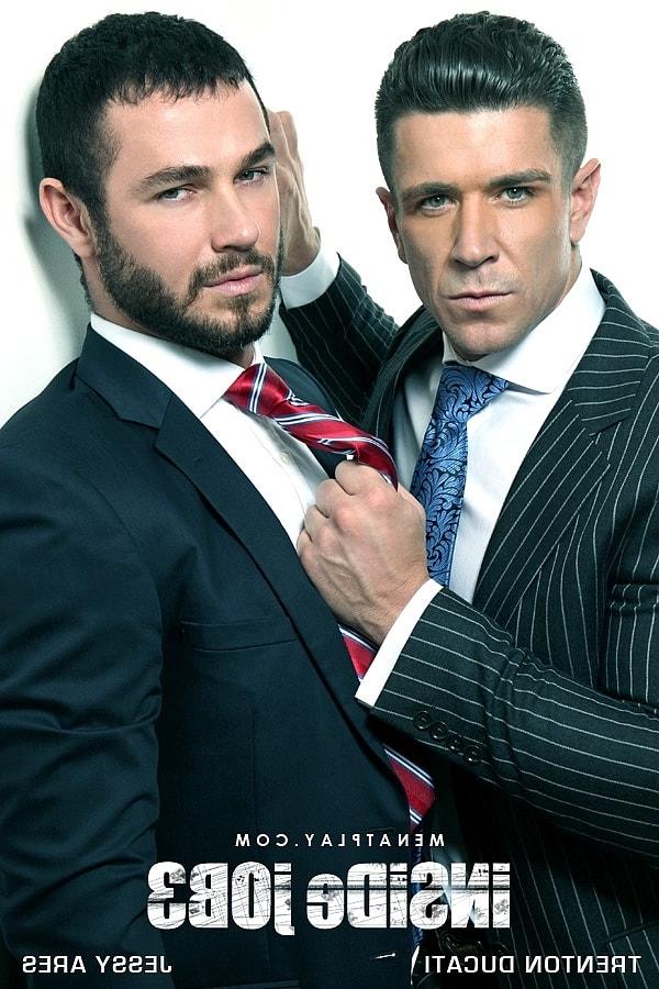 16P Os fisiculturistas gays travessos Jessy Ares e Trenton Ducati transam de terno no trabalho