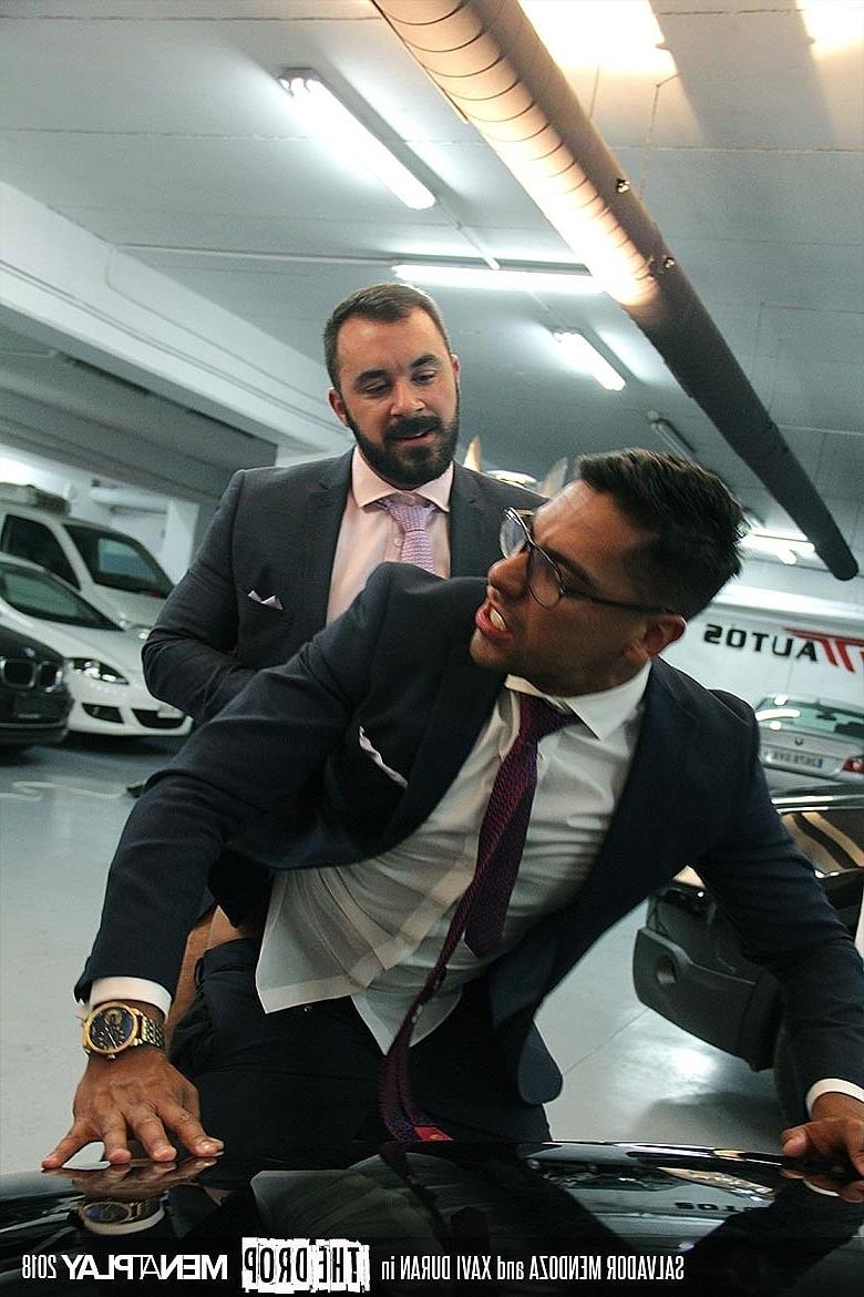 20P Le latino gay ringard Salvador Mendoza se fait enculer par l'homme d'affaires Xavi Duran