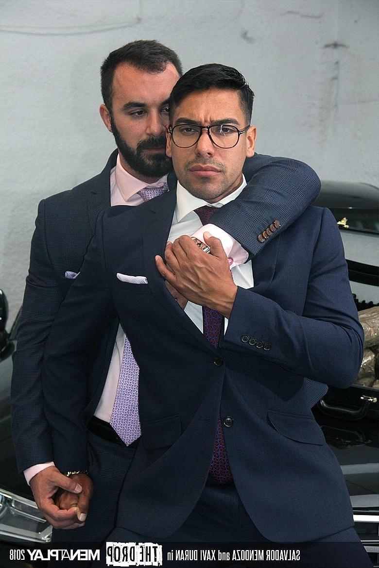 20P Le latino gay ringard Salvador Mendoza se fait enculer par l'homme d'affaires Xavi Duran