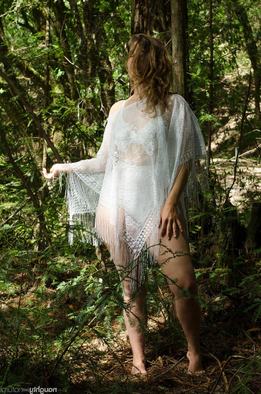 20P Babe with hairy armpits Cookie shows her chubby body and bush in the woods