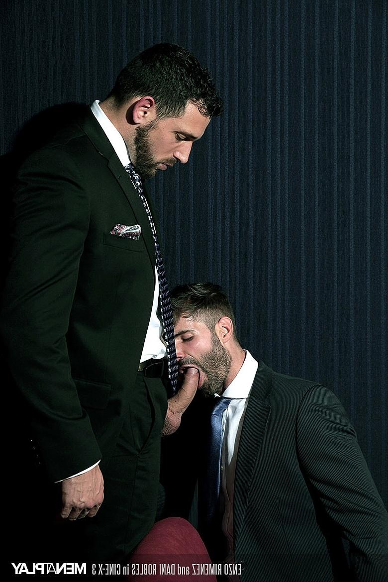 20P Les agents gays Dani Robles et Enzo Rimenez se sucent avant de faire l'amour