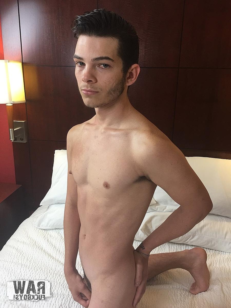 20P Twink Cooper King é fodido doggystyle pelo cara gay peludo Mason Lear
