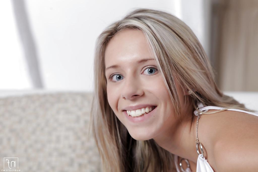 16P Smiling teenager Tracy shows her ideal tits and juicy booty!
