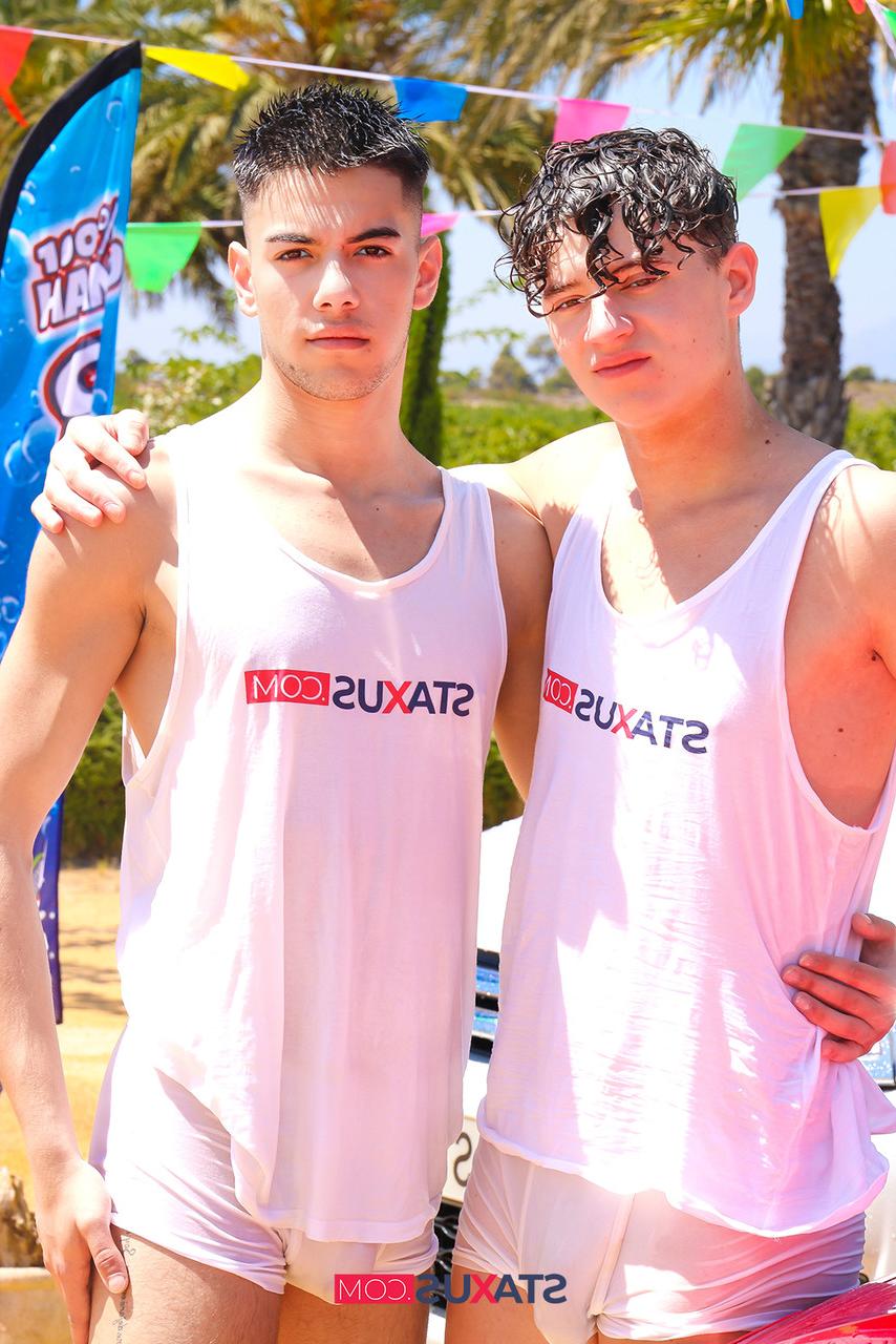 15P Los twinks delgados Ares Reiv y Gabriel Parker follan duro en un lavado de autos
