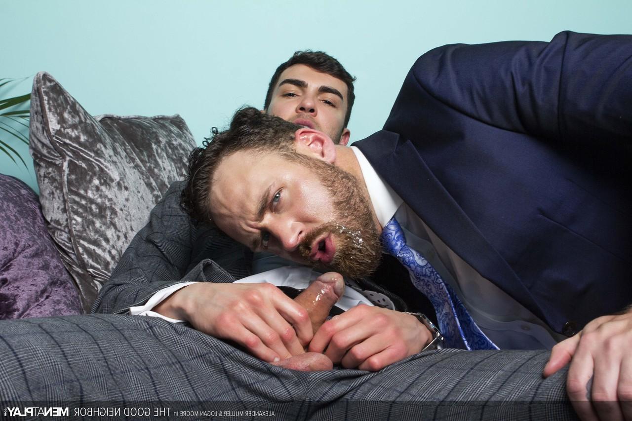 20P Homens gays Alexander Muller e Logan Moore dão prazer oral e foda