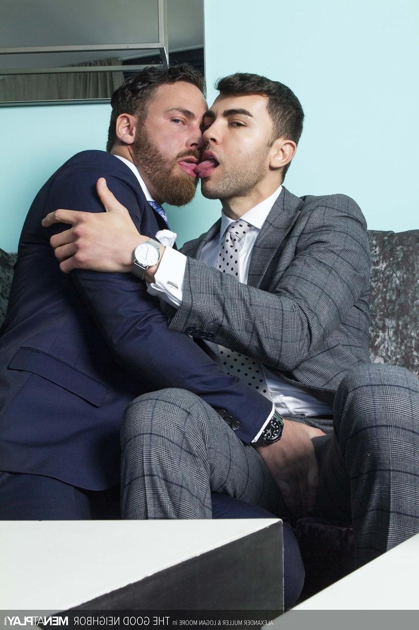 20P Homens gays Alexander Muller e Logan Moore dão prazer oral e foda