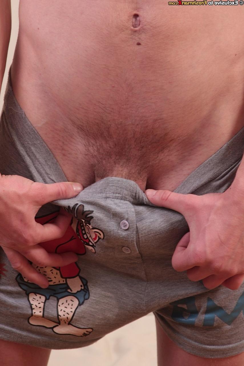 20P Adorável gay de óculos, Vince tira a roupa e agarra seu lindo pau em um solo