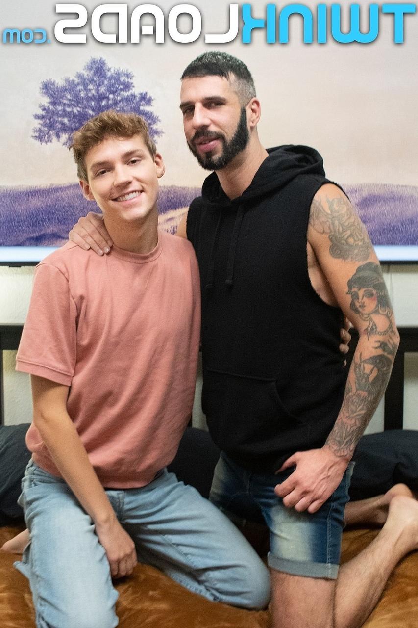 15P Urso gay alto e tatuado é seduzido e fodido pelo jovem Jack Bailey