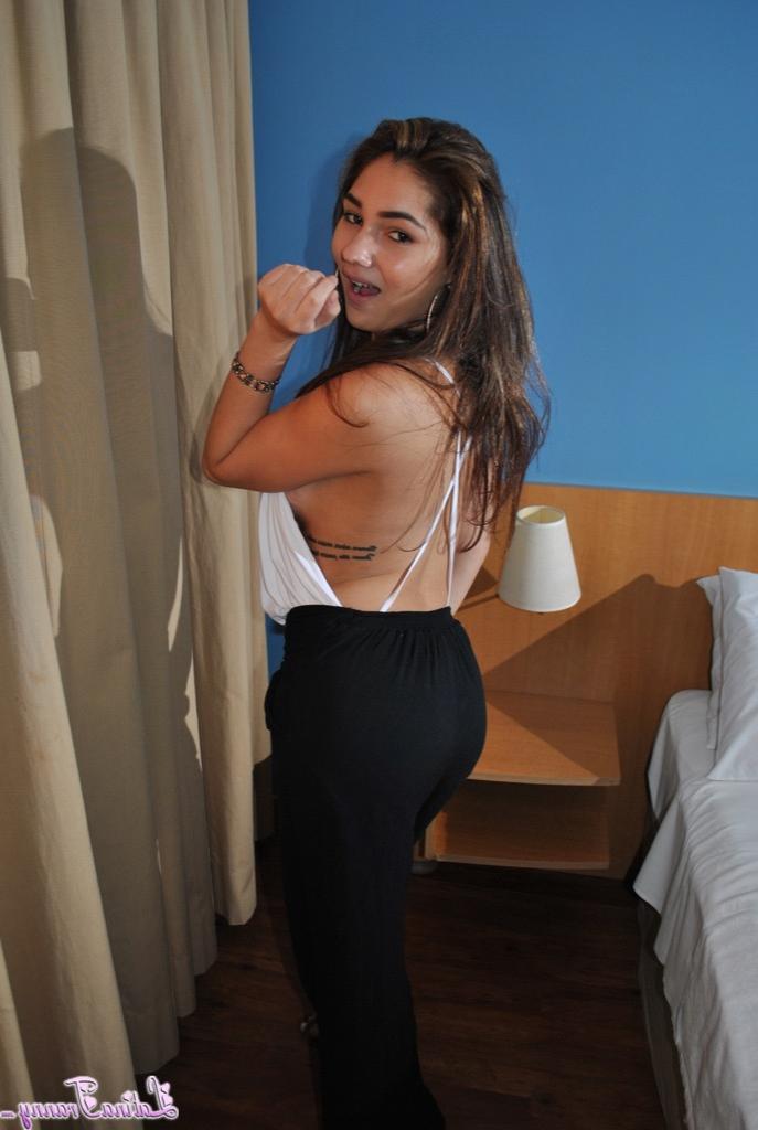 12P Latina Tranny avec Nicole Montero Photos porno chaudes