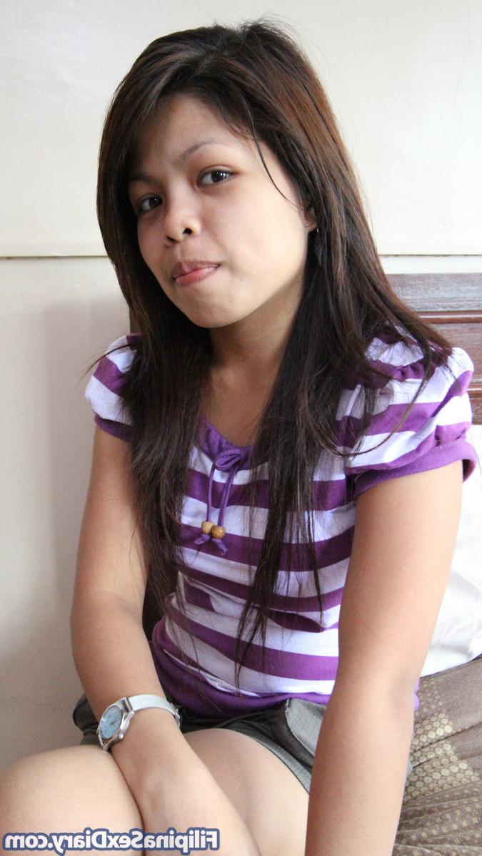 20P Nena asiática gordita follada en su chocho peludo por un extraño en POV
