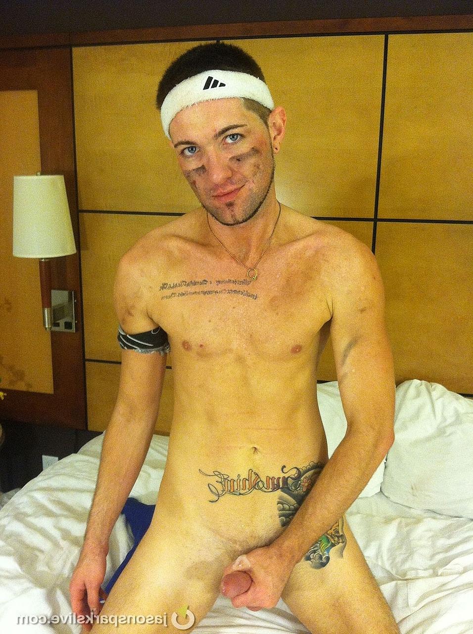20P Gay athletes Delvie Baptiste and Garrett Cooper dick each other's buttholes