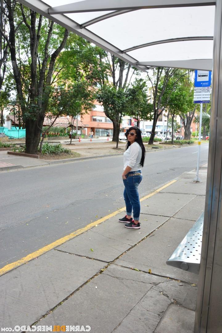 17P Big assed Latina MILF gets picked up on the street and shows her big oiled ass