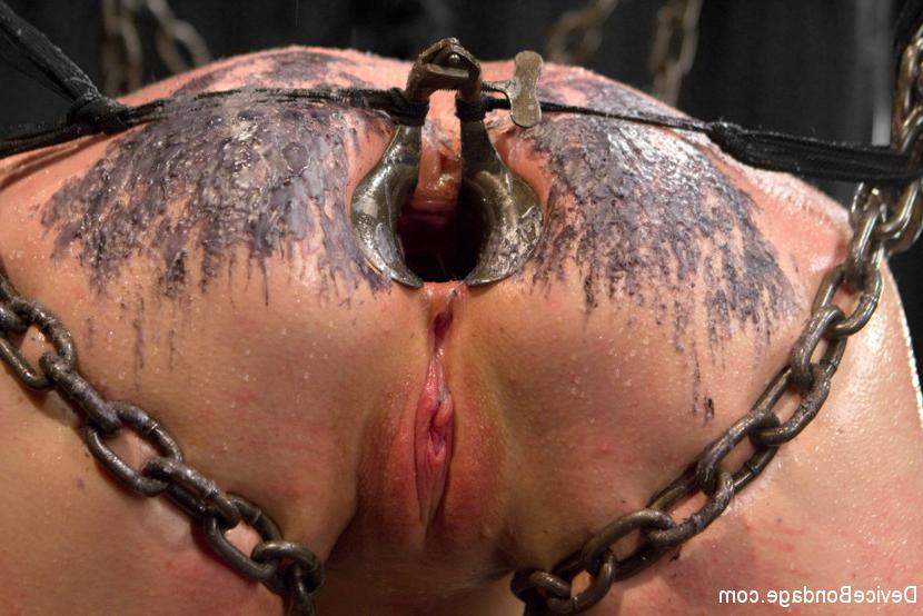 14P Siouxsie Q anal cavity will never be the same after hardcore lezdom games