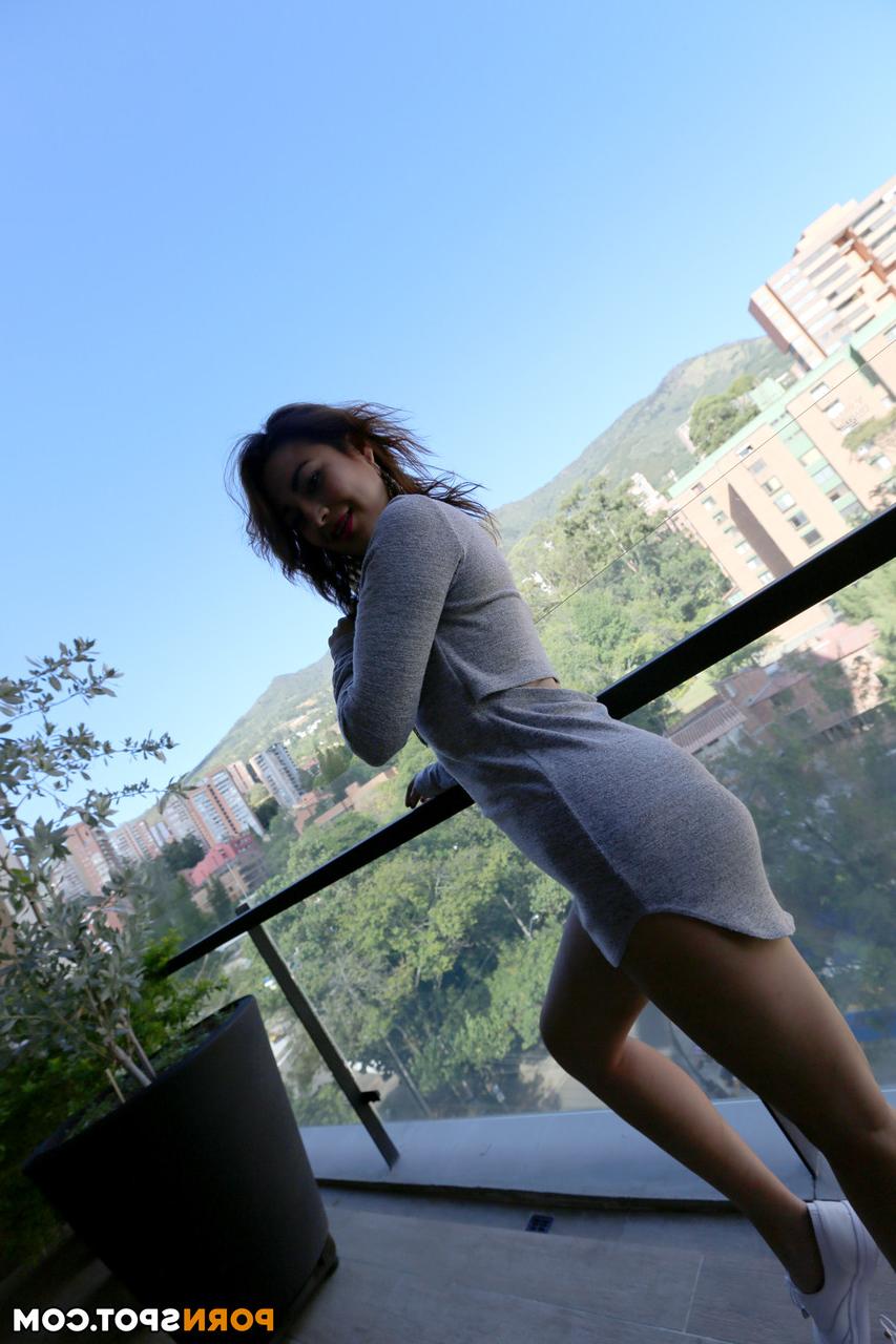 20P Attractive brunette Diana kneels down and gives mind-blowing head