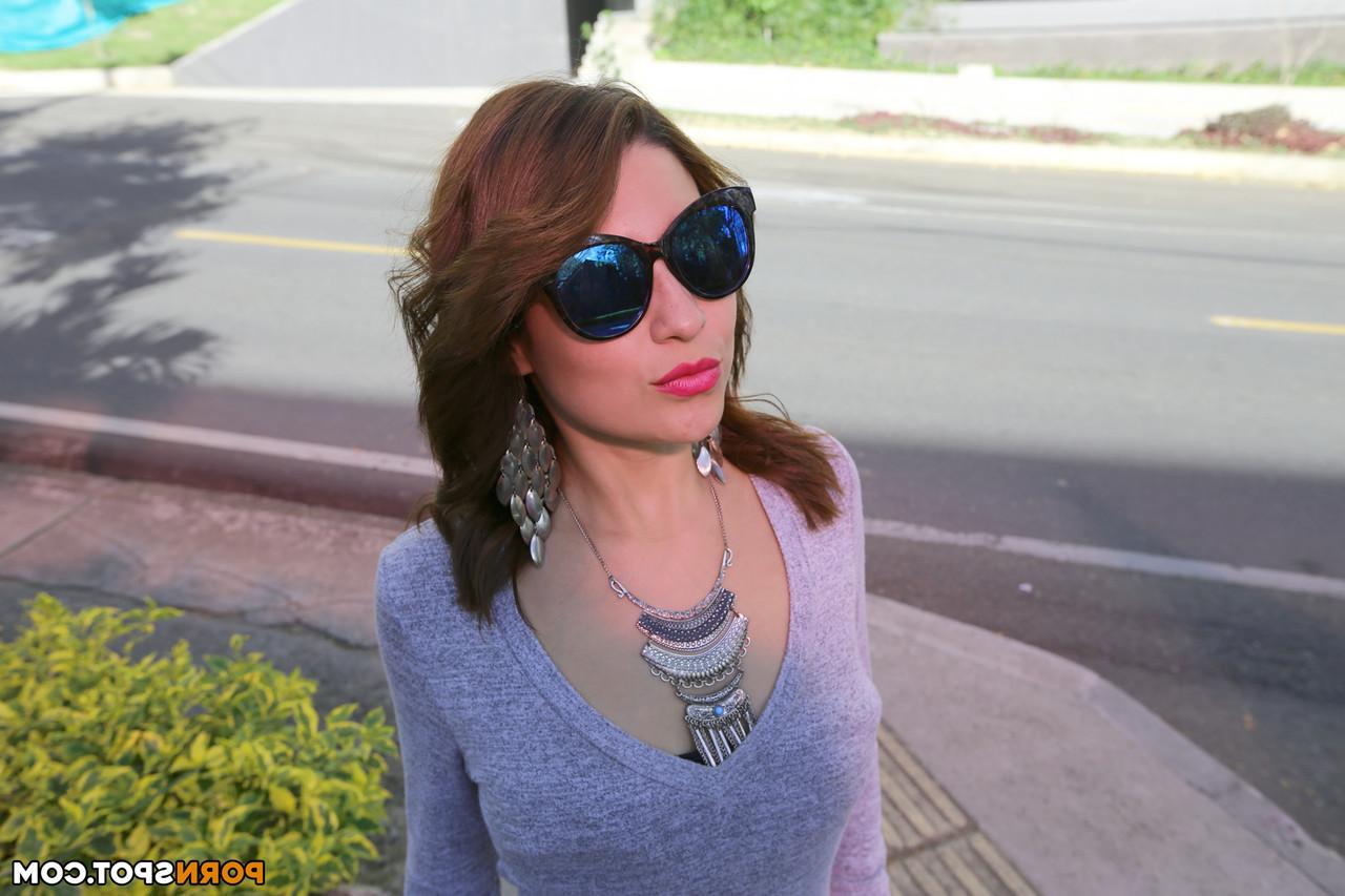 20P Attractive brunette Diana kneels down and gives mind-blowing head