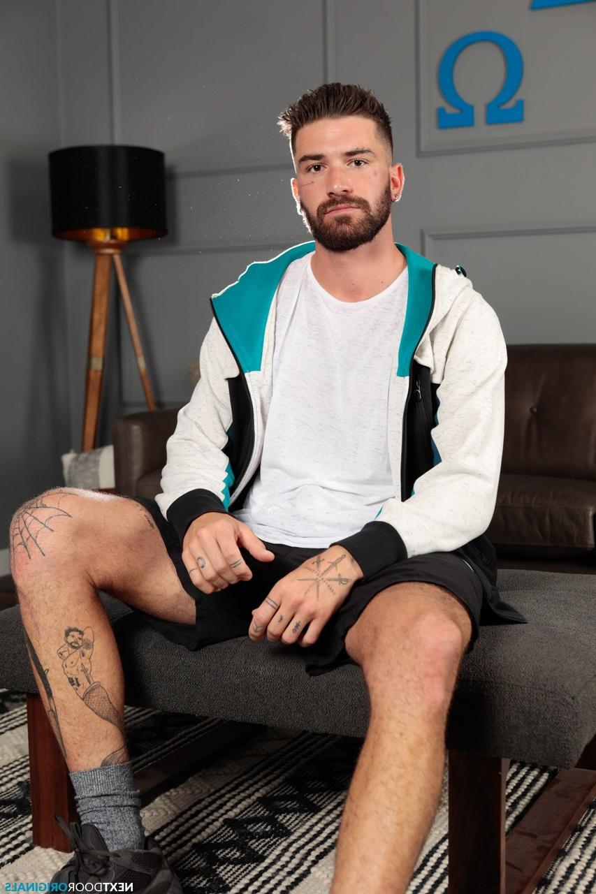 20P Inked brunette Chris Damned bangs feminine gay boy Kian Kane's tight ass