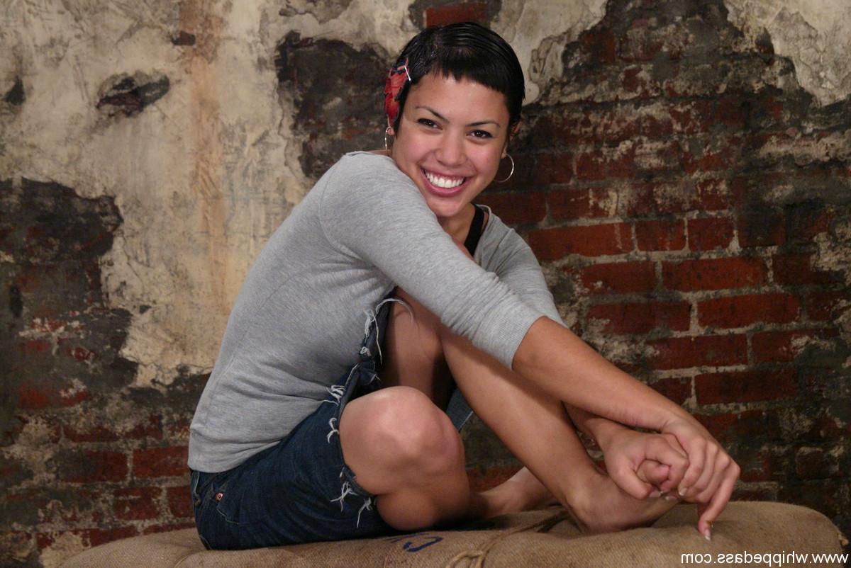 20P Kinky domme Isabella Soprano strips and spanks short haired beauty Maya