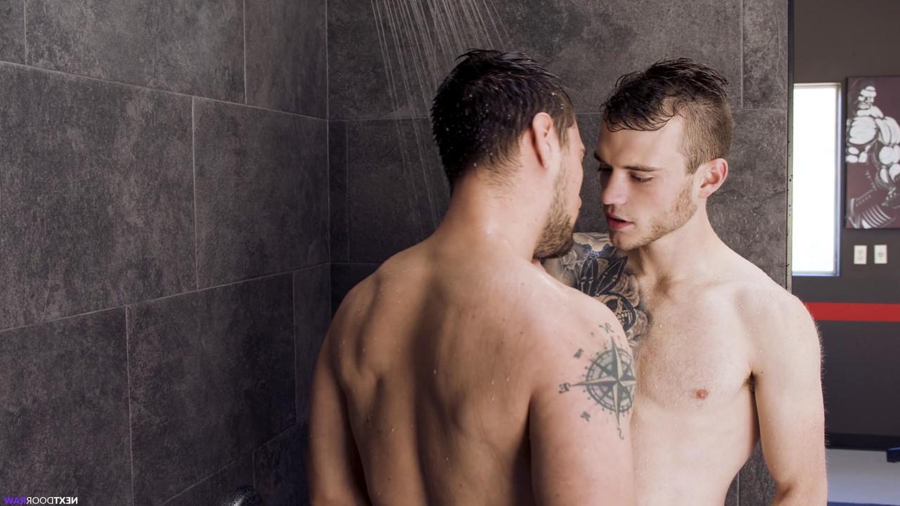 15P Muscular gay hunks Scott Finn & Princeton Price barebacking each other