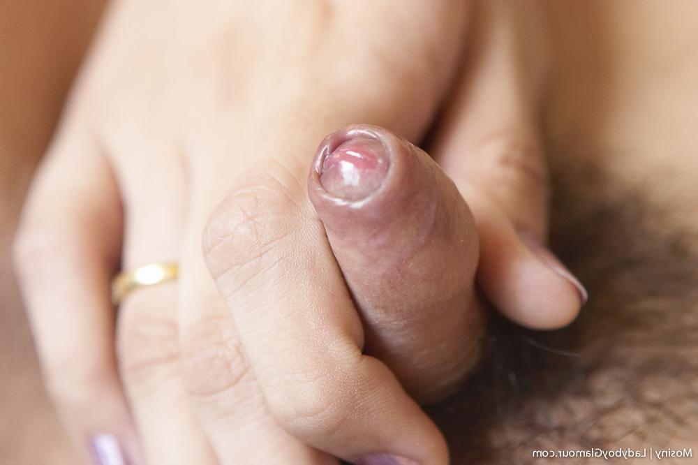 16P Ladyboy Glamour interprétée par Ladyboy Mosiny Naked Pictures