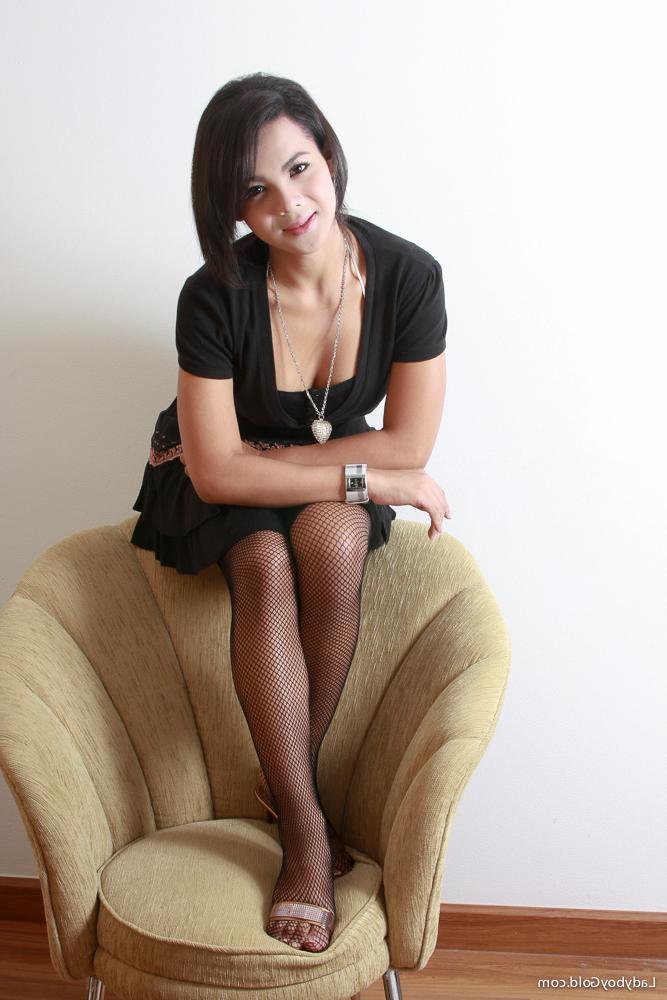 16P Ladyboy Gold interprétée par Bam Porn Gallery