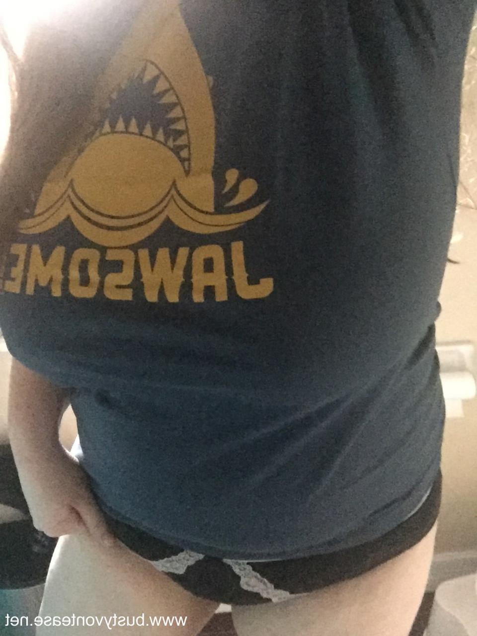 16P Von Tease Official Busty Von Tease