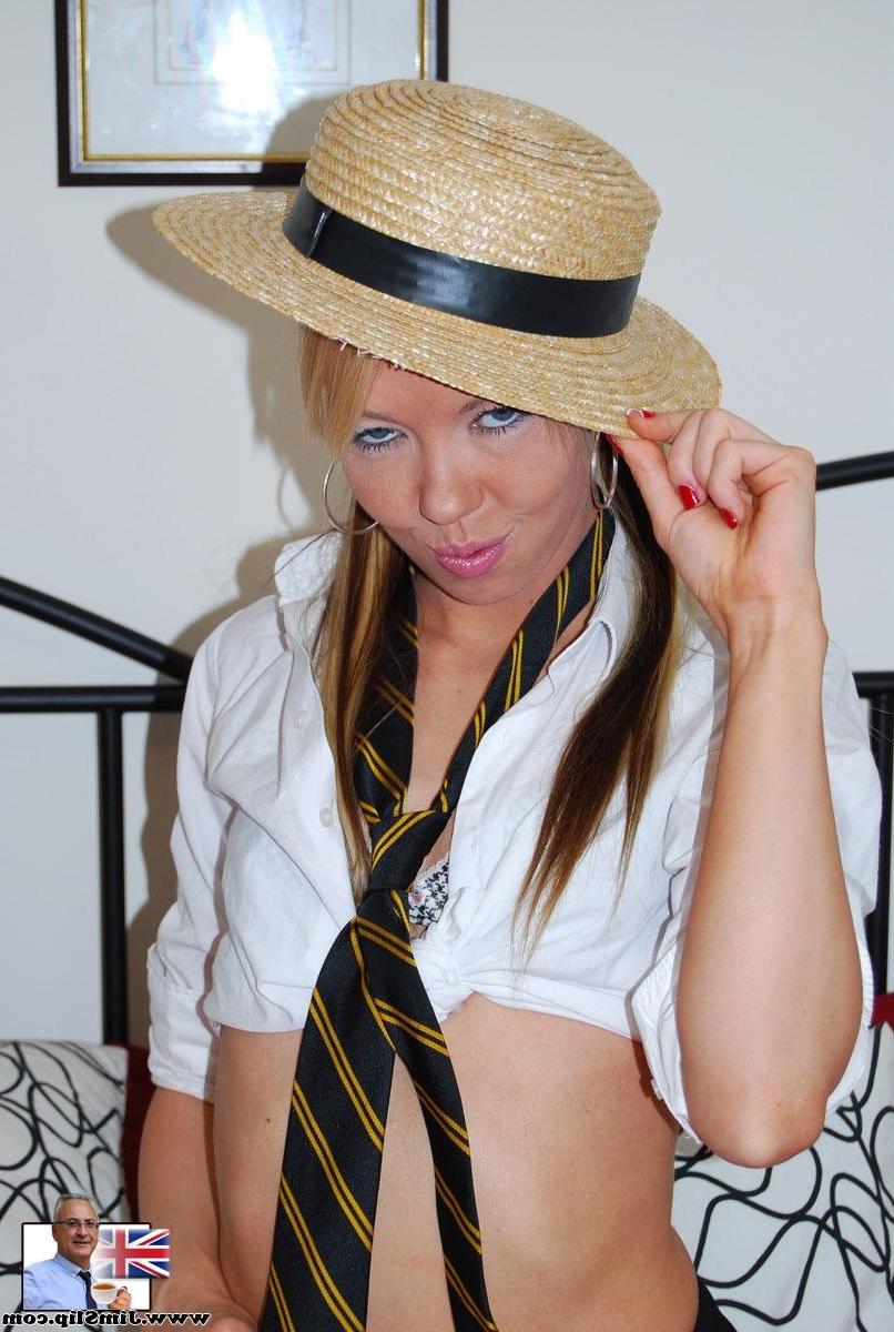 18P Cute Alysha accepts cash for a nice anal round with an older male