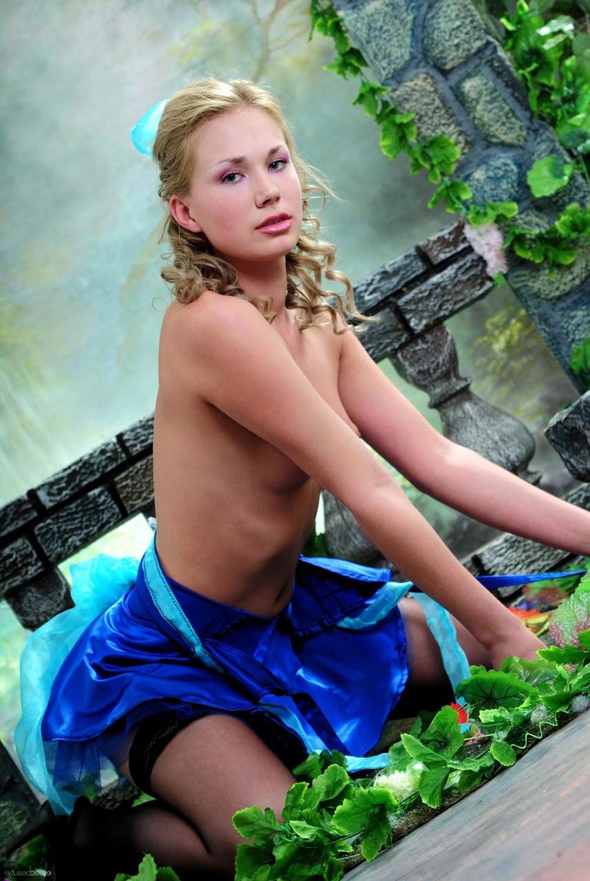 20P Erotic Beauty Alice D