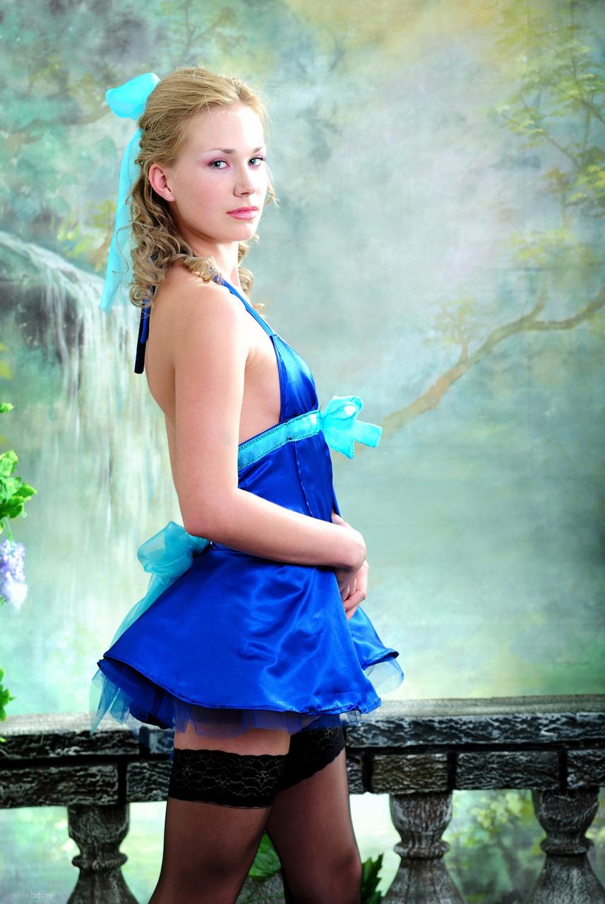 20P Erotic Beauty Alice D
