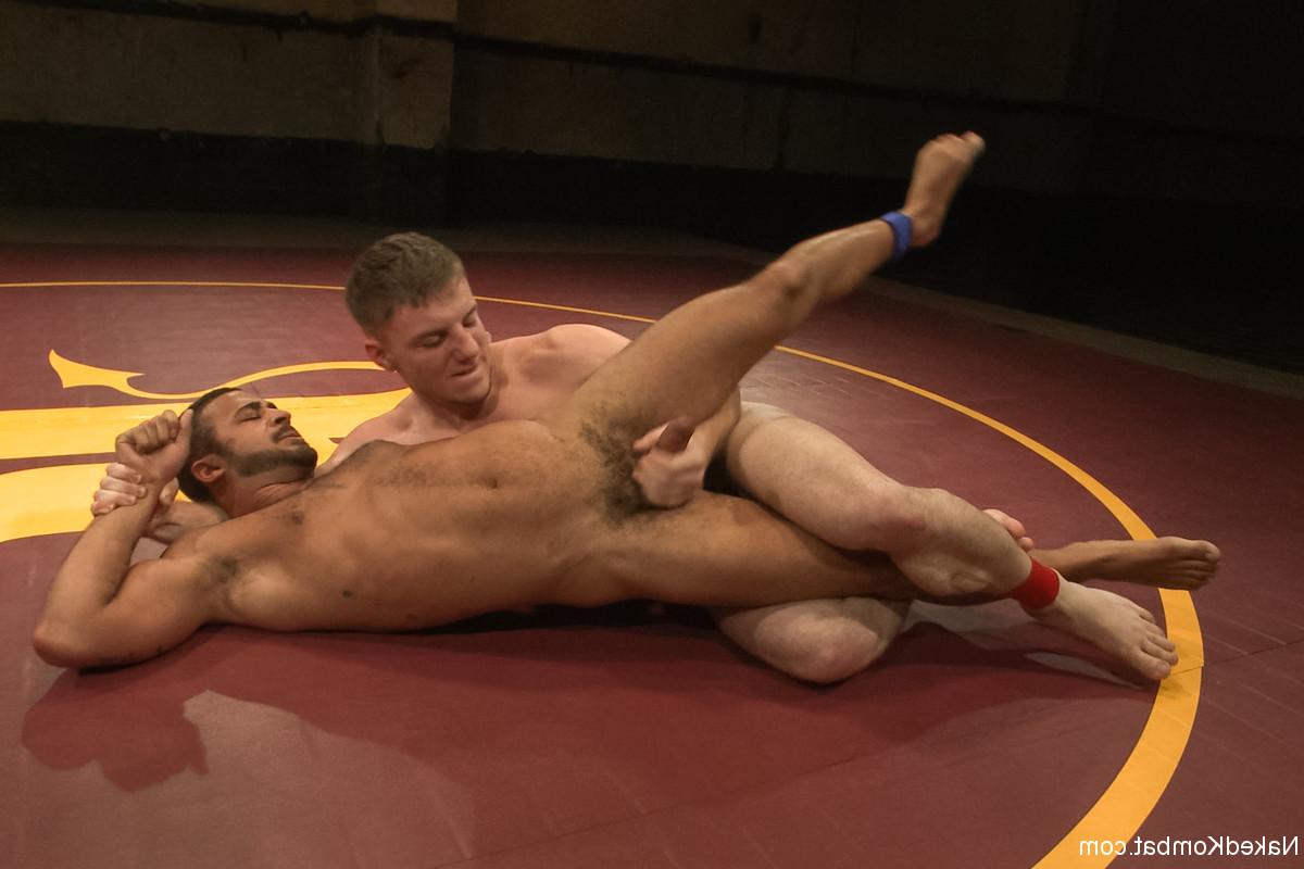 20P Kombat desnudo Damian Taylor y Doug Acre