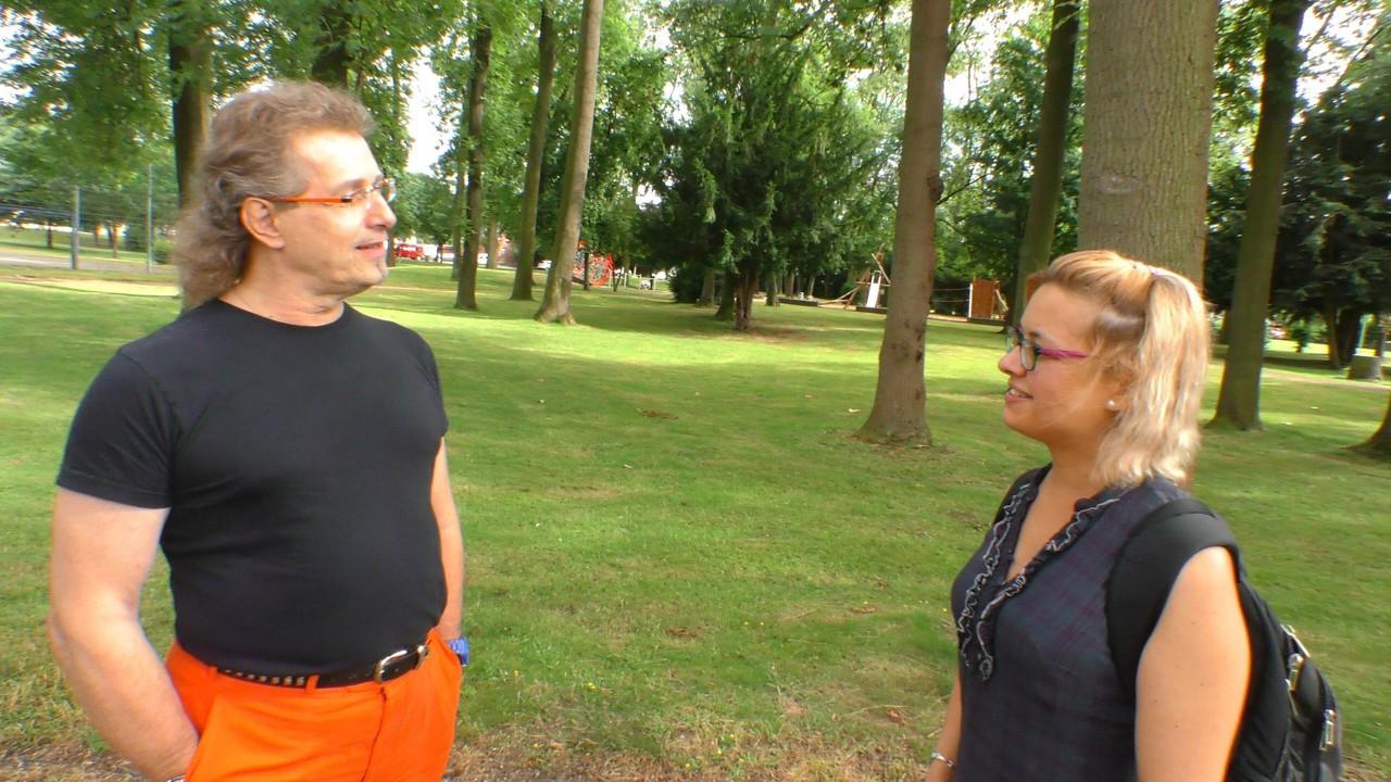 17P Manuela P, une allemande amateur, ramassée au parc pour une pipe et une hirondelle.