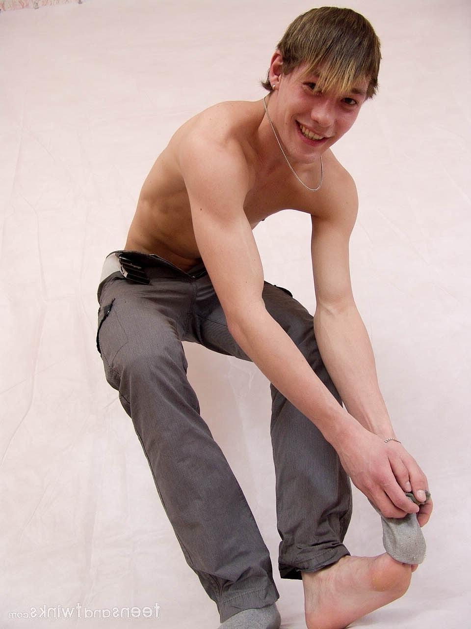 20P Horny twink Panya flaunts his hot skinny body and masturbates hard