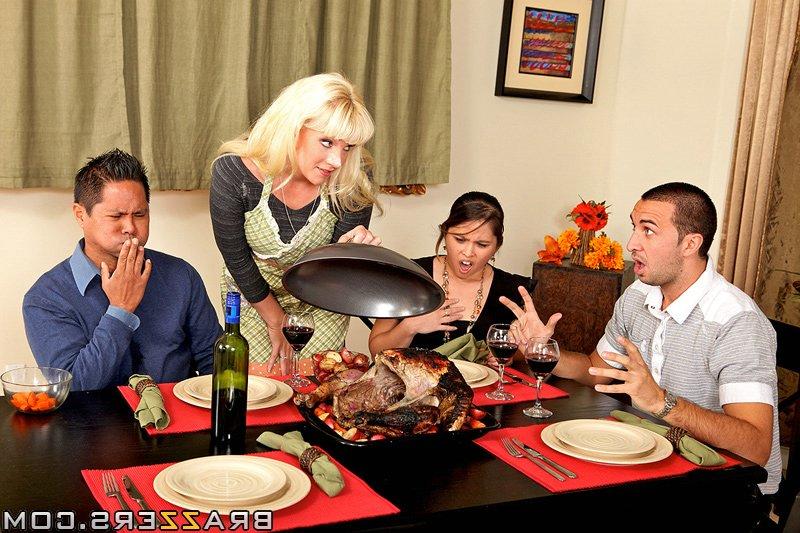 15P Die freche Hausfrau Heidi Mayne lässt ihre Liebeslöcher hart ficken