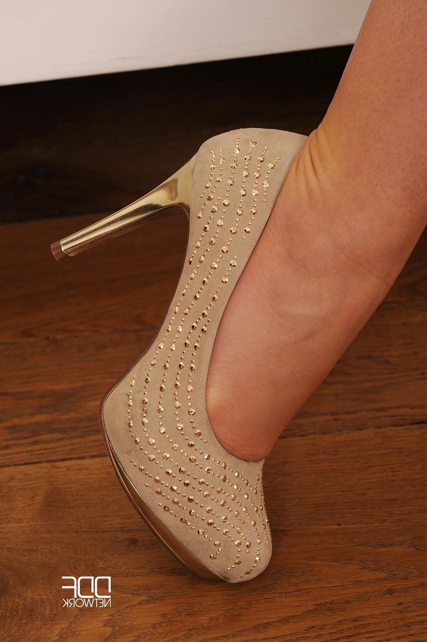 20P Hot Legs And Feet Tracy Lindsay
