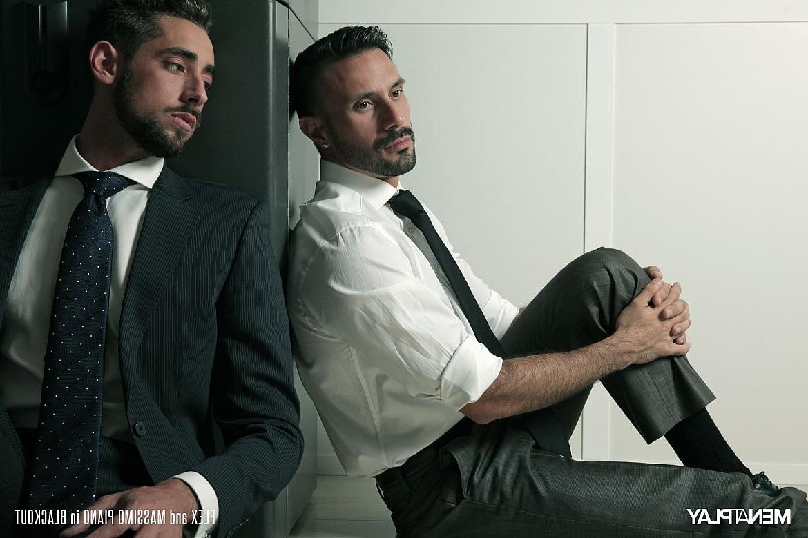 20P Die muskulösen schwulen Kollegen Flex und Massimo Piano haben bei der Arbeit einen wilden Anal-Quickie