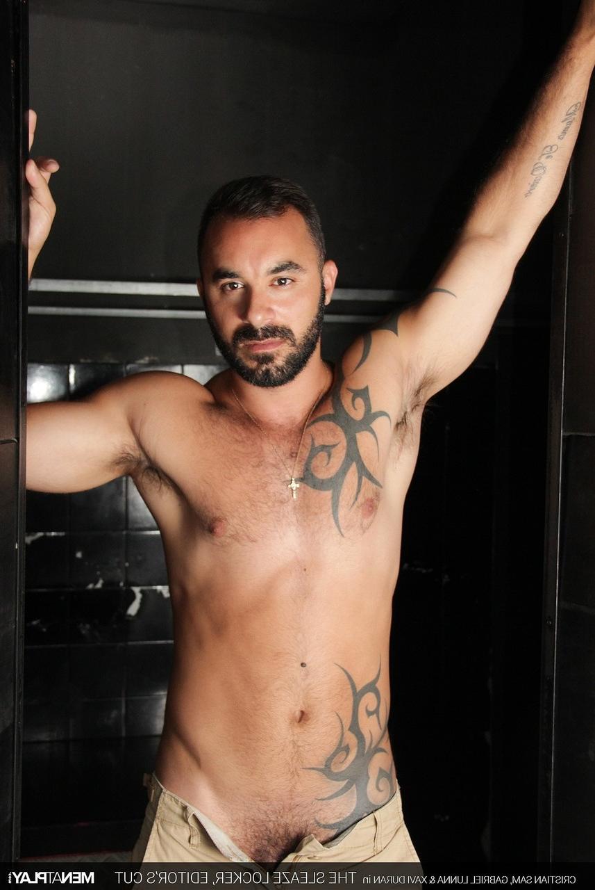 20P Dois amantes gays BDSM com tesão transam com um empresário com tesão em um trio