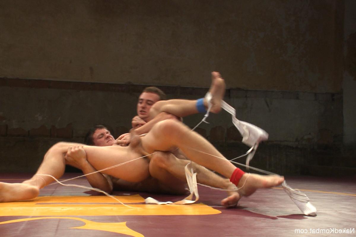 20P Nackter Kombat Tyler Sweet, Holden Phillips