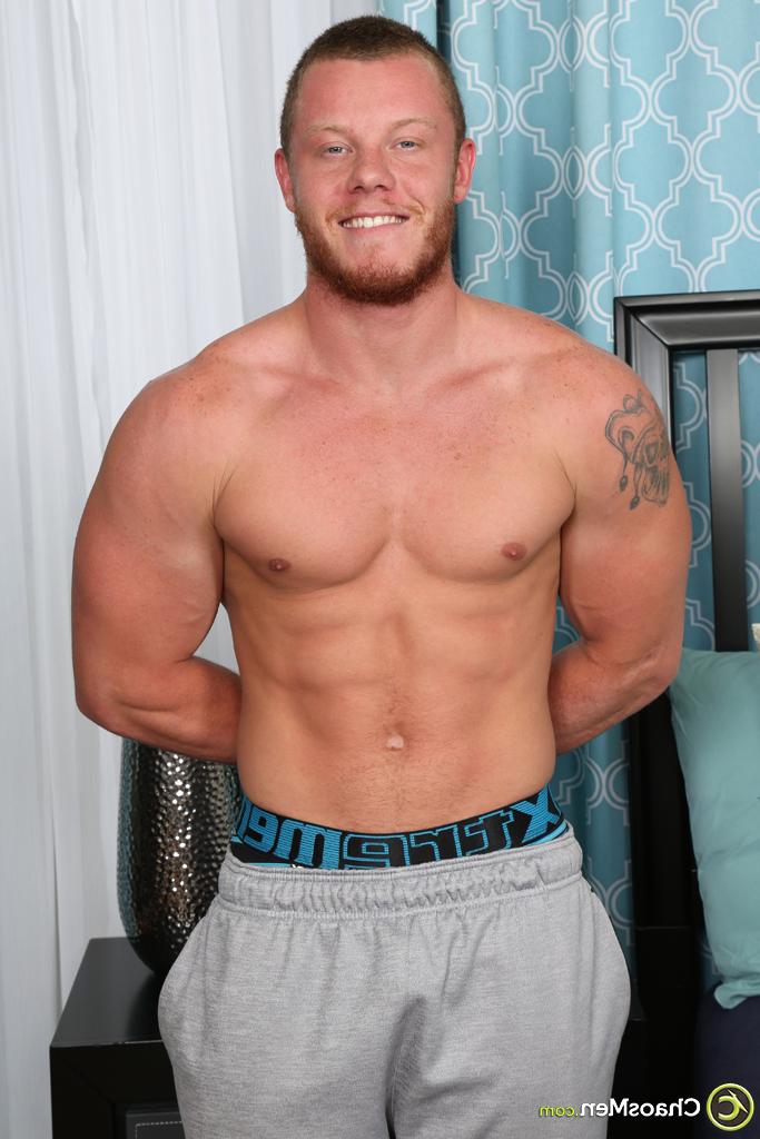 20P Muscular stud Ryan Tone shows off his athletic naked body & his tiny dick