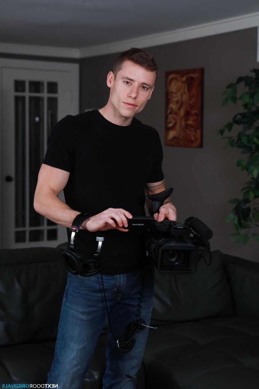 20P Der muskulöse, haarige Schwule Johnny Hill wird von Justin Matthews anal vergewaltigt