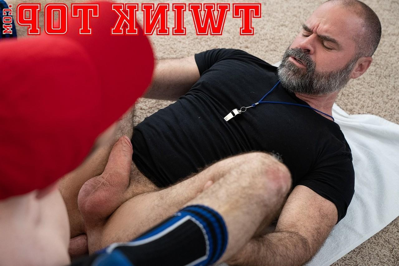 20P Old gay dude Coach Angus on his knees getting dicked by twink Lucas Ryder