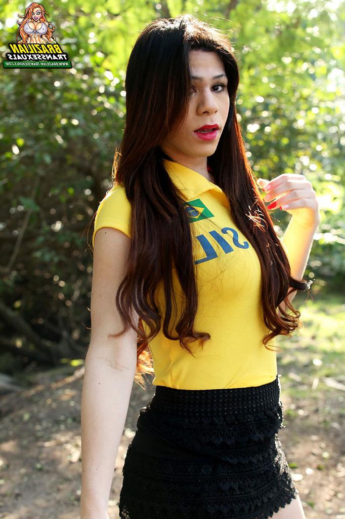 15P Transsexuels brésiliens mettant en vedette Hanna Tavares photos nues
