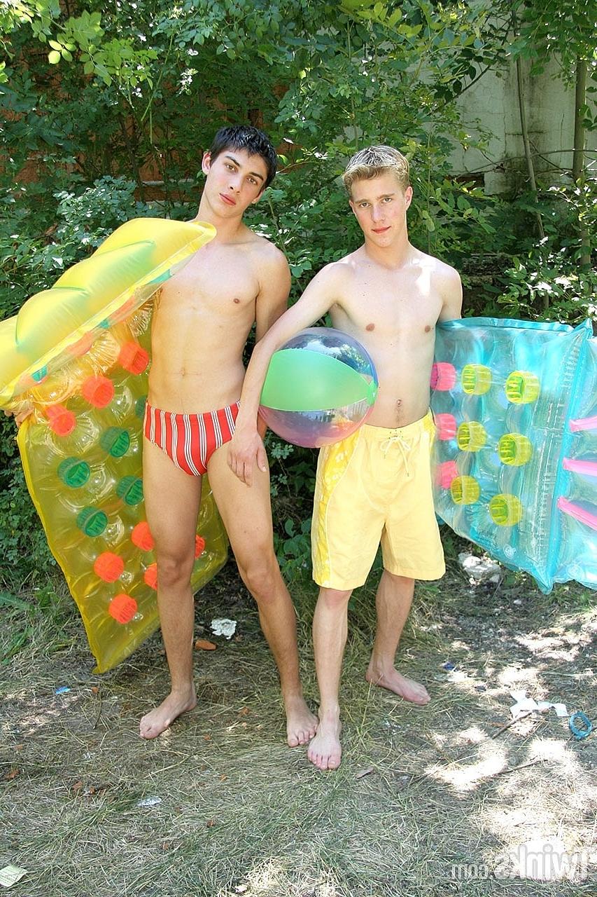 20P Adorable twinks French kissing & having intense oral sex in the back yard