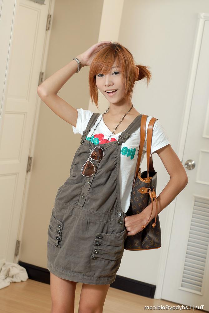 16P Ladyboy Gold avec Tus photos nues