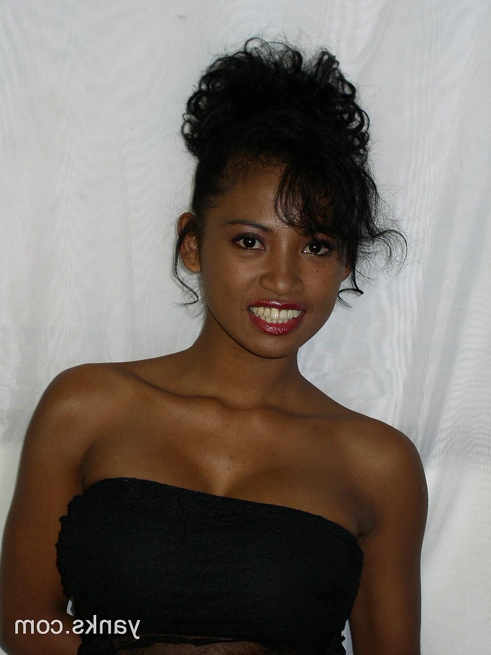 17P Mischievous Ebony girl is ready to show pussy and big tits any moment
