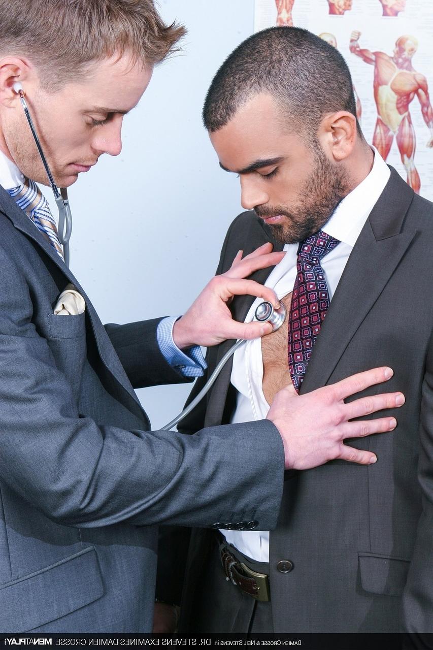 20P Hung doctor Neil Stevens has a hot anal session with a muscular gay